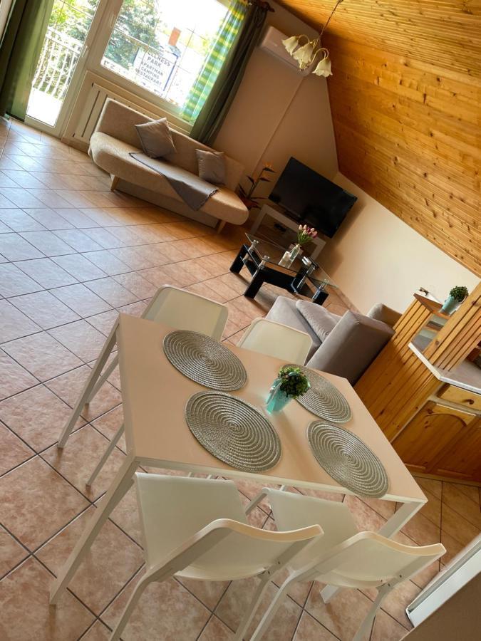 Esther Apartman 기에네스디아스 외부 사진