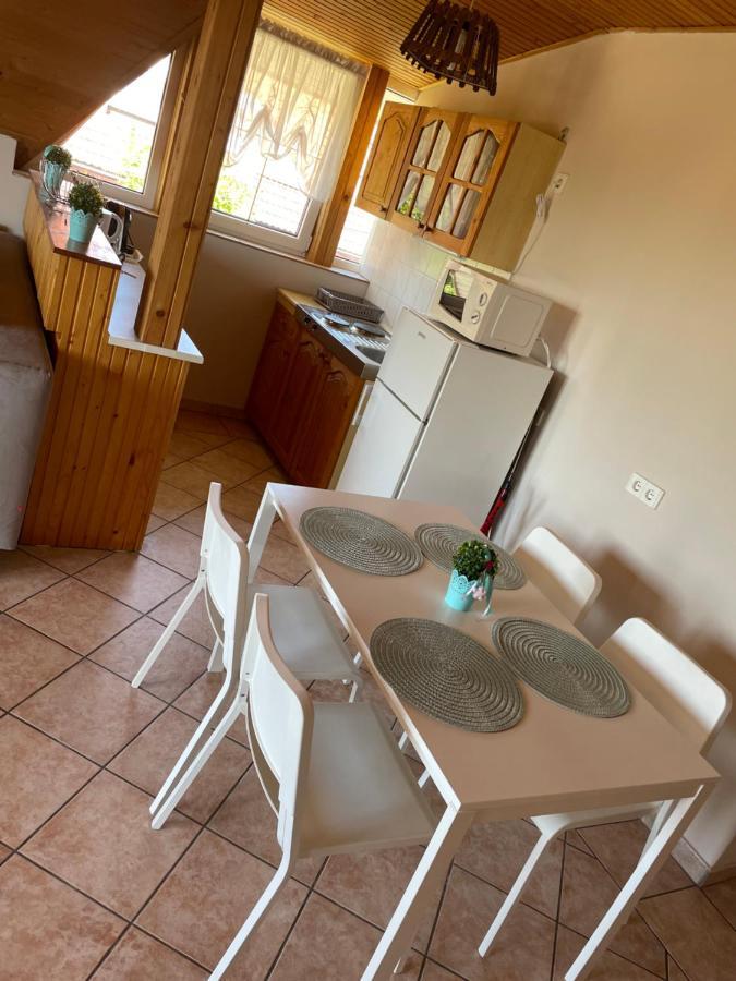 Esther Apartman 기에네스디아스 외부 사진