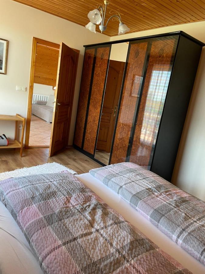 Esther Apartman 기에네스디아스 외부 사진