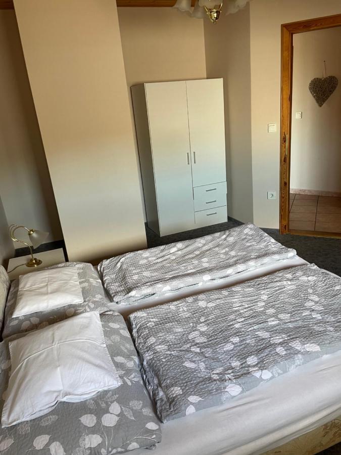 Esther Apartman 기에네스디아스 외부 사진